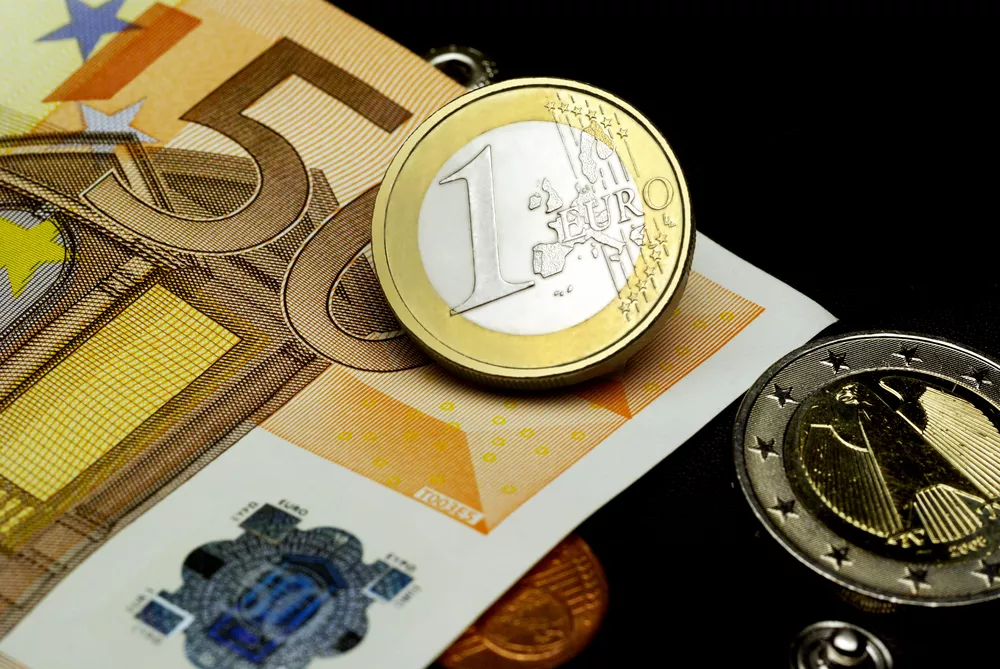 IN BRIEF: Kerry completes EUR500 million sale of Sweet Ingredients