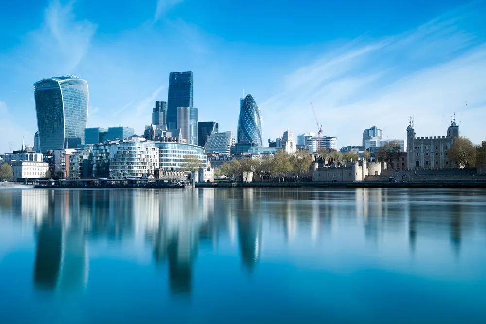 LONDON MARKET CLOSE: HSBC supports FTSE 100 as blue-chips climb again